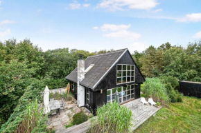 Lovely Beach Home Enveloped In Green Surroundings, Ebeltoft